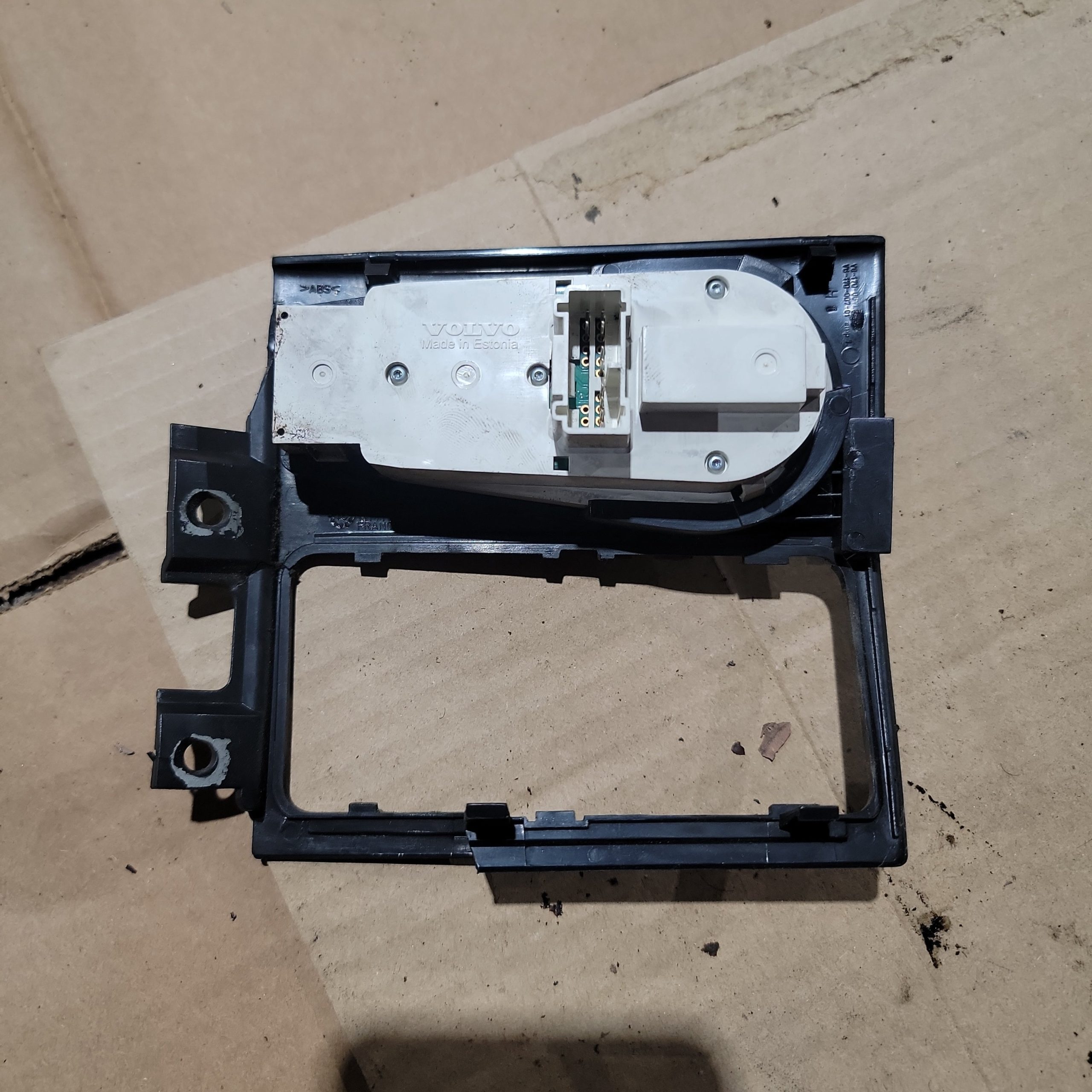 Volvo 3175581 Headlight Switch for Volvo VNL | Used