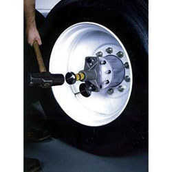 Kiene: Axle Shaft Removal Tool - Bus Applications
