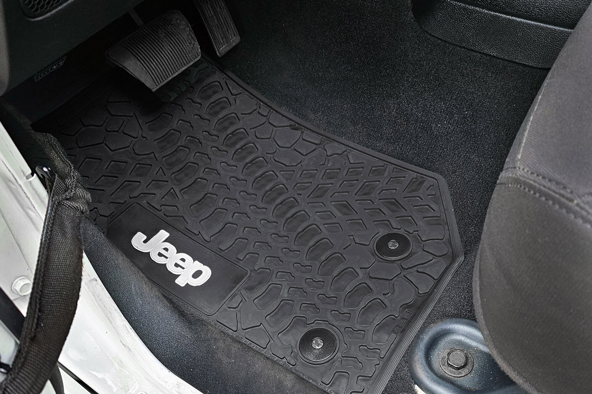 FlexTread  Tire Tread/Scorched Earth Scene Front Floor Liners with JEEP Logo for 07-18 Jeep Wrangler JK
