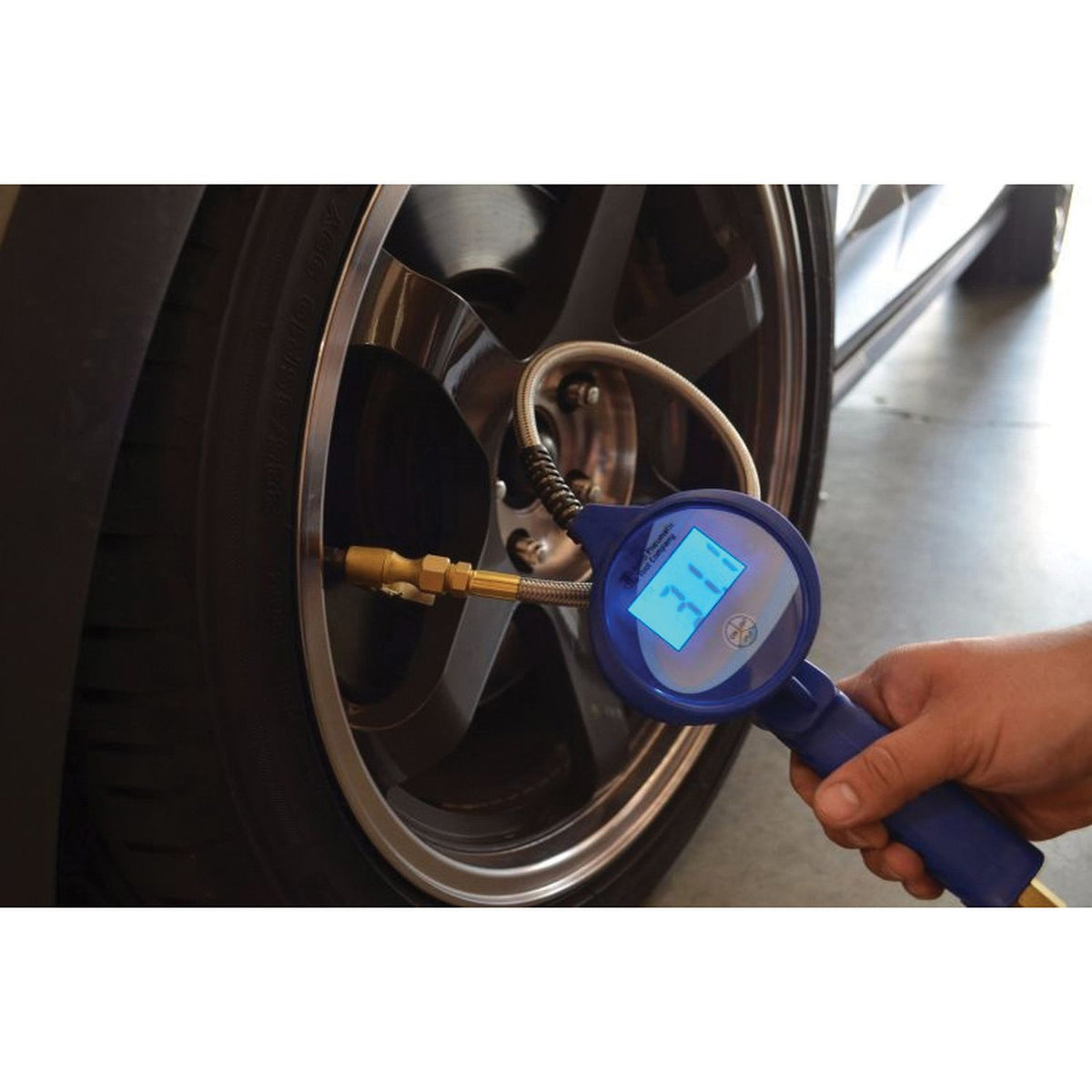 Astro Pneumatic 3018 Digital Tire Inflator, 3.5 in Dial, 21 in Braided Hose, AAA Battery, 175 psi