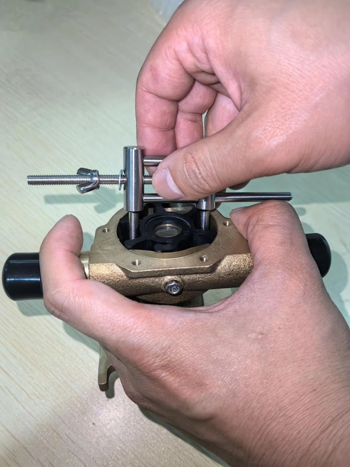 Removal Puller for Johnson Volvo Sherwood Jabsco Onan (09959K, 18838-0001, 132-0117)